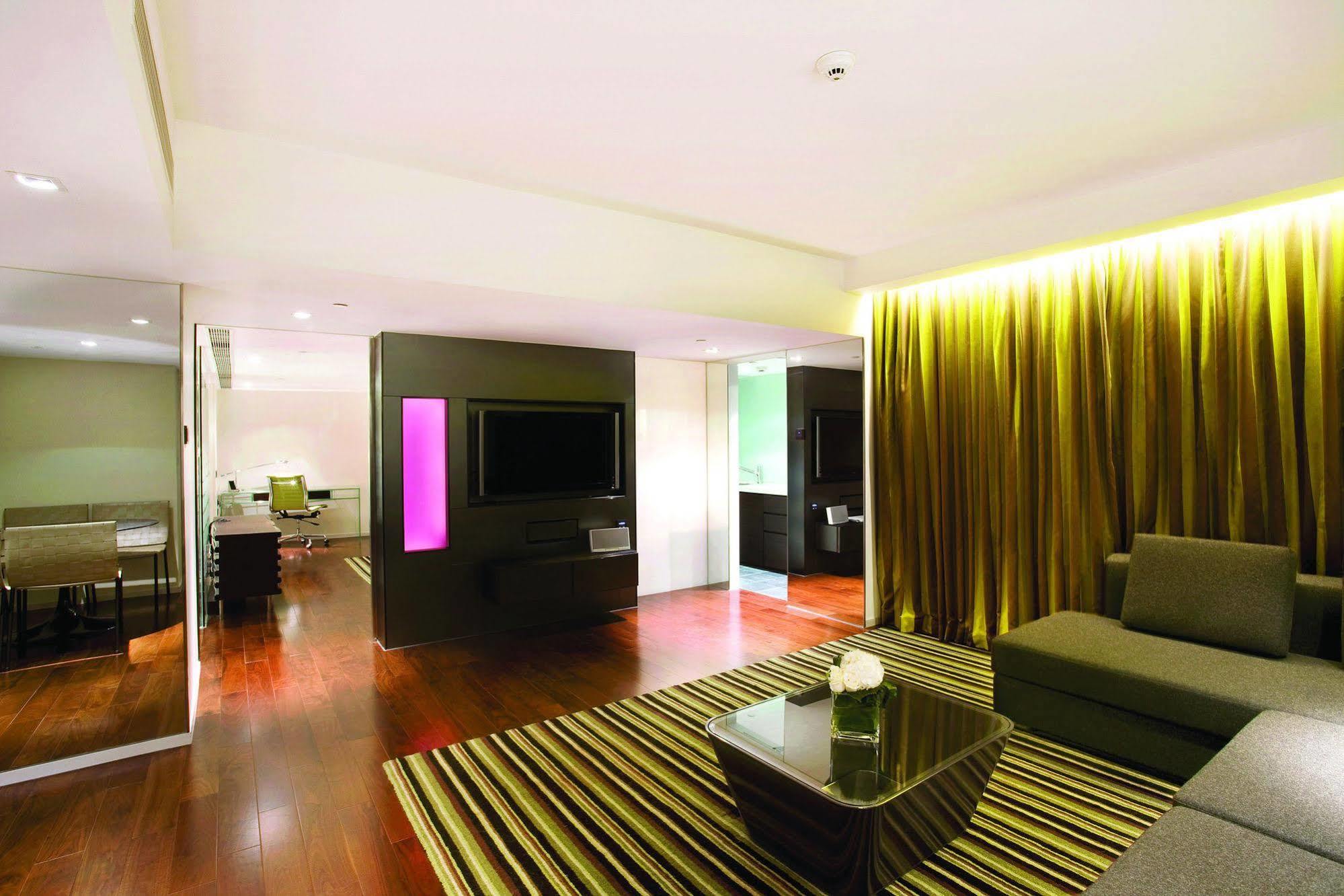 Hotel The Mira Hongkong Exteriér fotografie A suite at the hotel